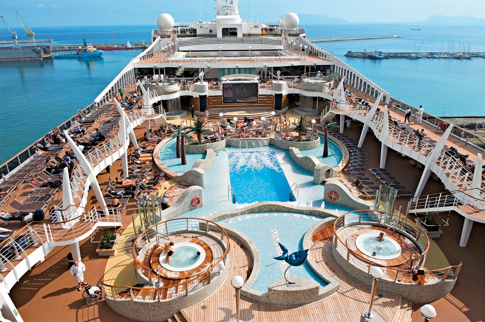 GENOA (Italy)  >  ISTANBUL (Turkey)